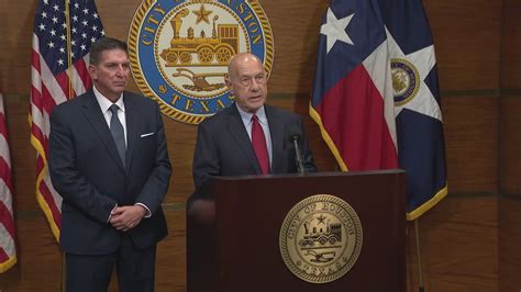 Samuel Peña out as Houston Fire Chief, replaced by Thomas Muñoz | khou.com