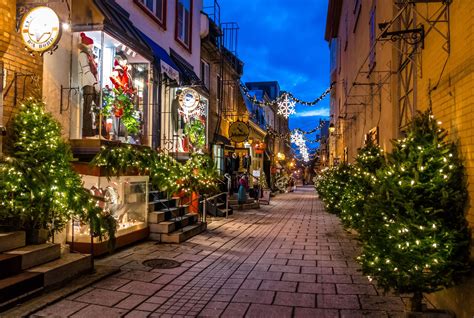 quebec city's petit champlain neighbourhood at christmas. | Kanada ...