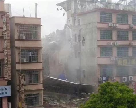 长沙自建房倒塌事故：23人被困5人已获救，仍有39人失联_快看_澎湃新闻-The Paper