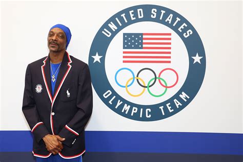Snoop Dogg Lands in Paris, Will Carry Olympic Torch