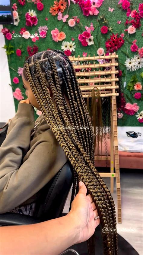 Knotless Jumbo Braids with a bun in 2024 | Big box braids hairstyles ...