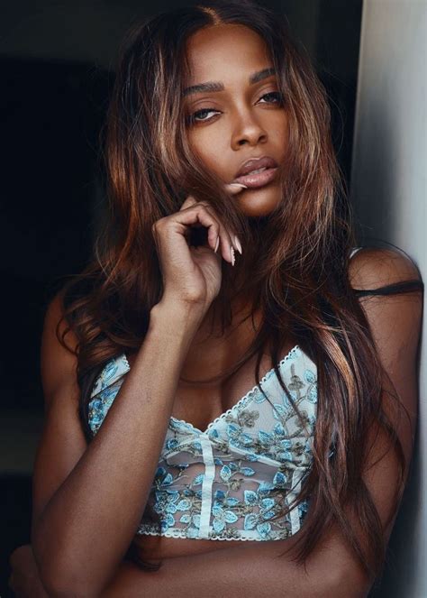 amber-rose-onlyfans-2 - ColorMusic