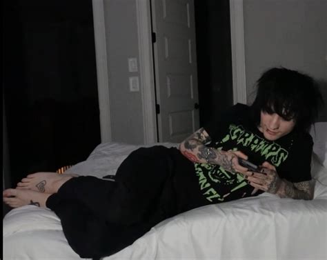 Johnnie Guilbert's feet