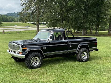 For Sale: A 1982 Jeep J10 Laredo Pickup 360 4×4