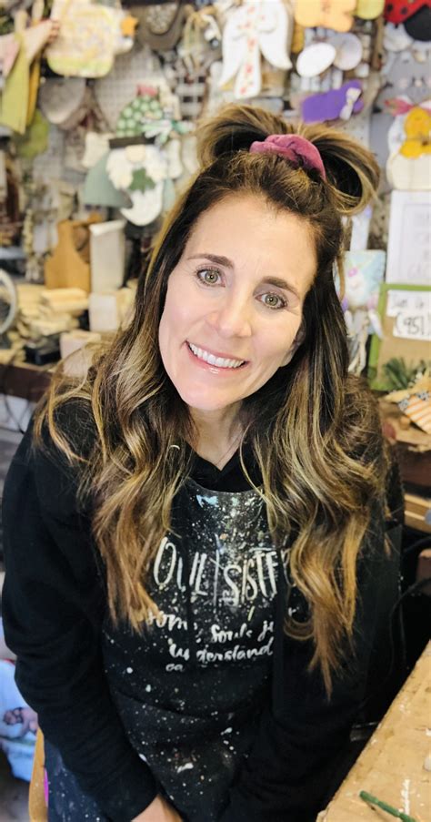 Easy No Sew DIY Primitive Sunflowers - A Frayed Knot