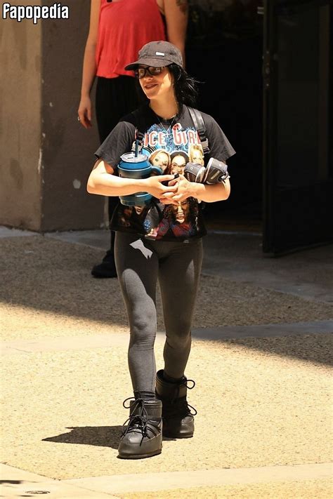 Billie Eilish Nude Leaks - Photo #1269082 - Fapopedia