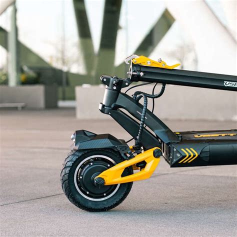Best Long Range Electric Scooters (20-80 Miles) - August 2021