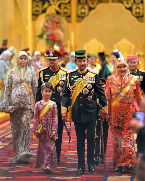Pin by sh on Abdul Mateen, Brunei | Royal family, Bandar seri begawan ...