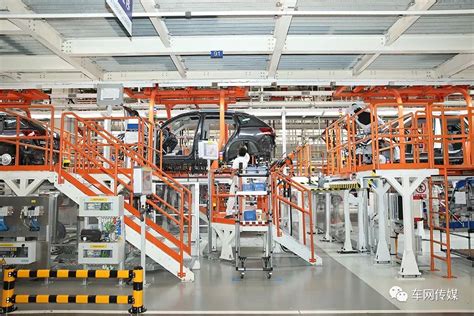 探访博格华纳天津工厂：一线员工与机器人并肩作战