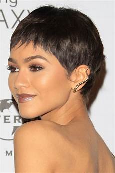 Pixie Hairstyles With Bangs by Pixie Haircuts With Bangs 50 Terrific Tapers Pixie Hairstyles With Bangs