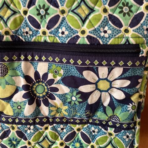 Vera Bradley Crossbody Retired Pattern Daisy Daisy M… - Gem