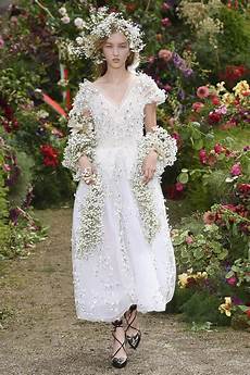 Turner S White Wedding Gown by 13 Wedding Dresses That Turner Can Wear Turner S White Wedding Gown