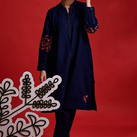 Where Creeping Vine Begins to Grow – Raas by ekta