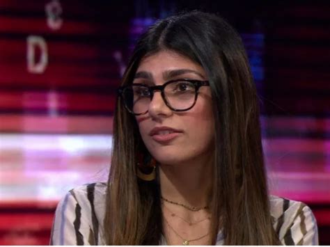 Porn star Mia Khalifa auctions off glasses for Beirut explosion victims | Adelaide Now