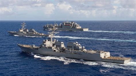 外交部回应美军舰过航台湾海峡：密切关注并全程掌握情况_凤凰网