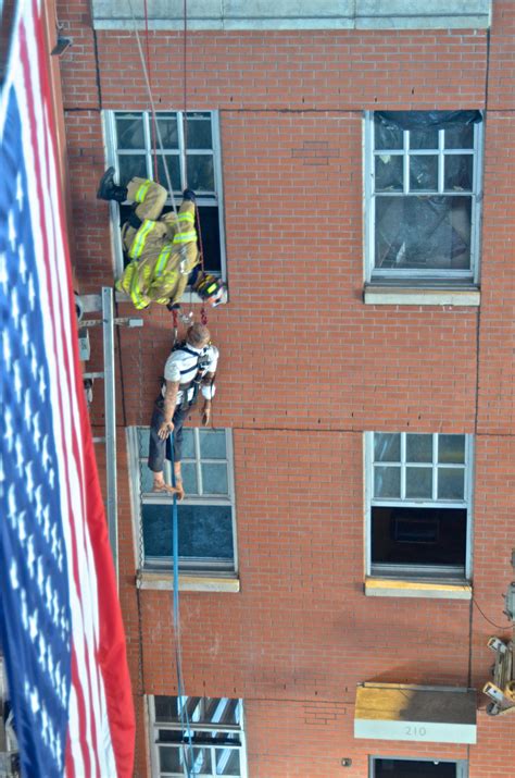 NYFD Paramedic 的图像结果