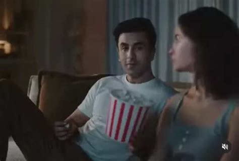 Alia Bhatt and Ranbir Kapoor watch movie, dance and cuddle in new ad ...