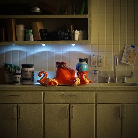 Disney Toy Stories: Meet Hank - Finding Dory (2016)