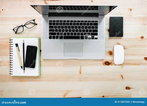 Computer Shop Top View Layout 的图像结果