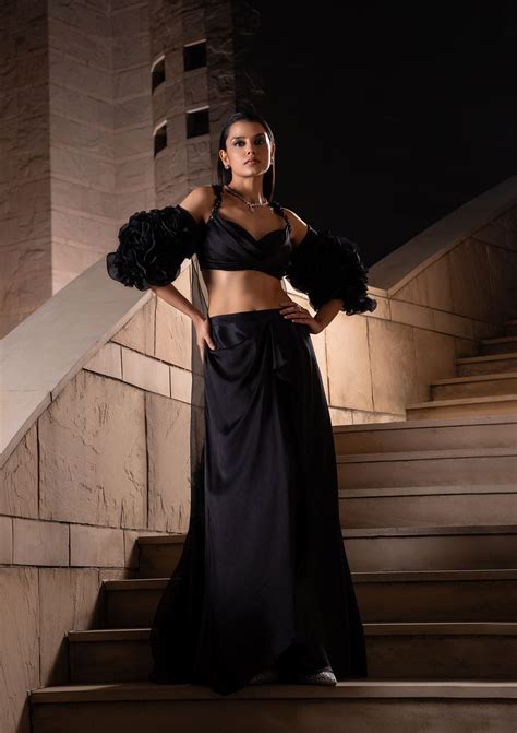 Coal Ruffle Cape Set – Seeaash