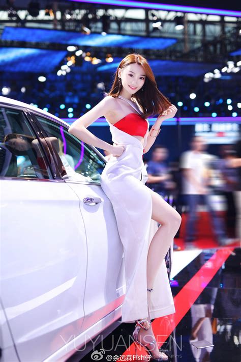 广州车展历史回顾 模特@诗琪刘刘 2014年 广汽三菱；2015年 斯巴鲁；2-新浪汽车