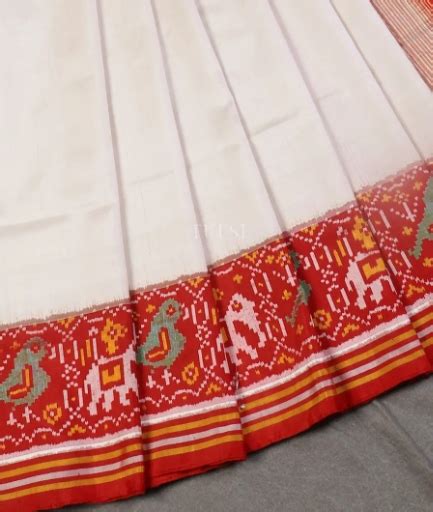 13 Gujarati Patola Saree Designs | Patola Saree Origin, Types & Design