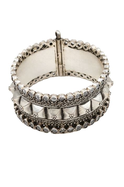Sangeeta Boochra - Timeless Beauty Handcrafted Silver Bangle - Elahe
