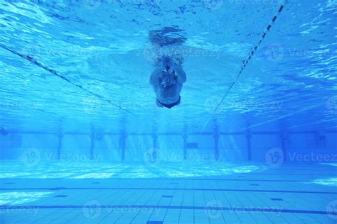 Swimming Pool Underwater 的图像结果