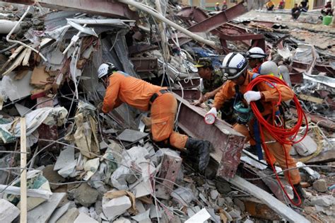 柬埔寨在建大楼倒塌致21死，3名涉事中国公民被控制！ | 建筑一生