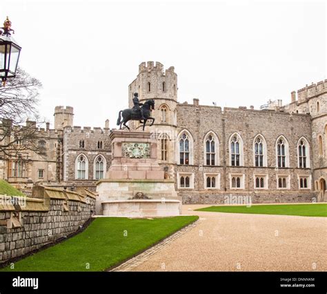 Windsor Castle, Upper Ward, State Apartments and bronze statue of ...