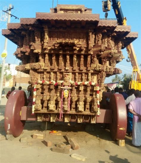 Sri Karumariamman Marasirpa Kalaikudam | ARUMBAVUR | Wood Statues ...