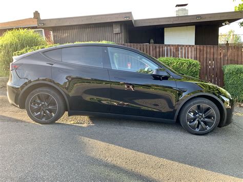 Tesla Model Y Black
