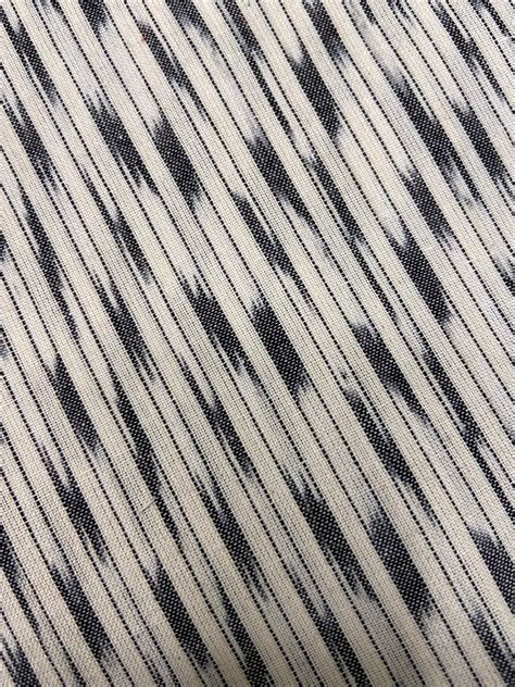 White Hand Weaved Pochampally Ikat Cotton Fabric – Nakhrro