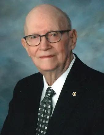 Donald Lau Obituary (2025) - Dubuque, IA - Egelhof, Siegert & Casper ...