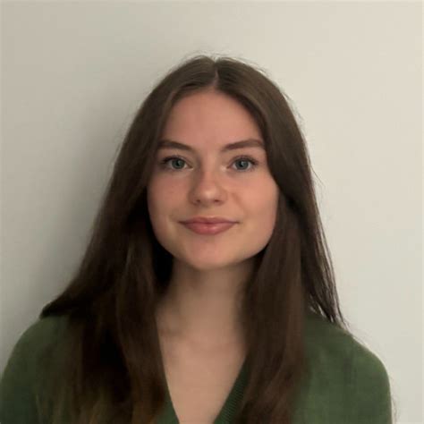 Jane - History teacher - ₹2204/h