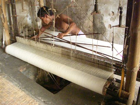 Sena People: Mozambique’s Zambezi Valley Dwellers and Traditional Cotton Weavers