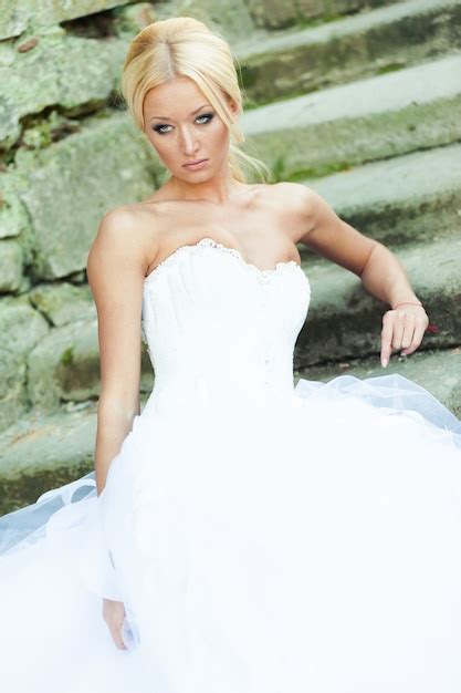 Hot Bride 的图像结果