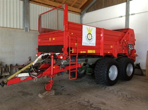 Düngerstreuer Agrostroj Pethrimov RA-100 für 29.000 Euro | agrarheute.com