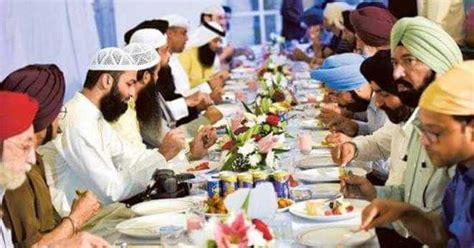 Festival Of Love & Sharing: Sikhs, Hindus Make Iftar Feast Special For ...