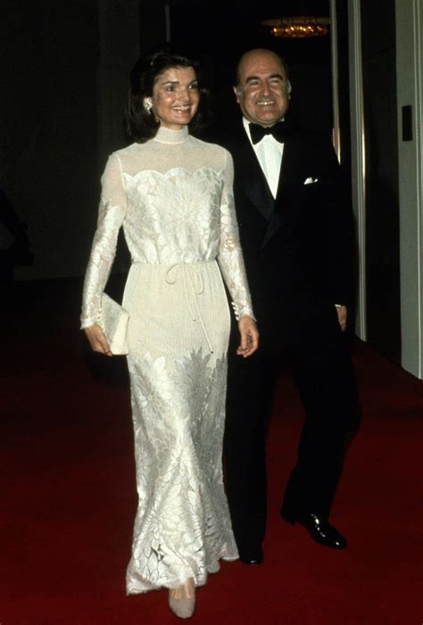 60 of jackie kennedy s chicest looks from ballgowns to chanel suits – Artofit
