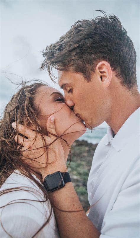 couple pictures kiss