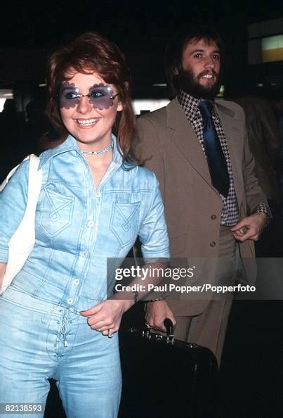 April 1971, British pop singer Lulu is pictured with her husband ...
