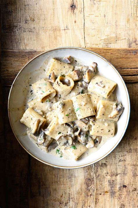 Mushroom Alfredo Pasta - Serving Dumplings