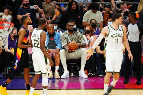 LeBron James has funny reaction to being spotted with personal bottle ...