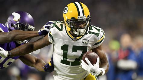 Fantasy Football Start-Sit: Week 4 TNF Eagles & Packers