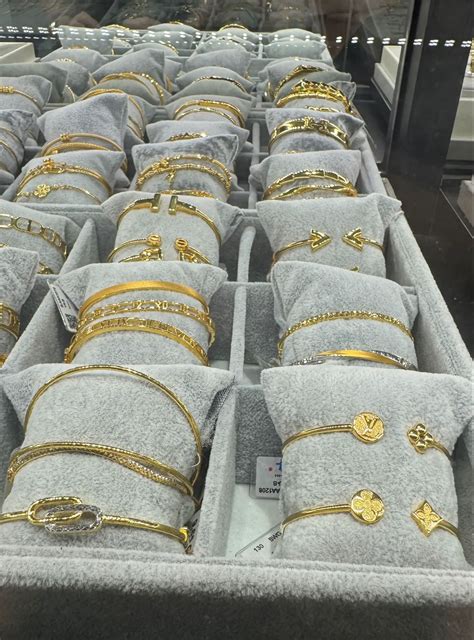 I ONLY BUY GOLD IN THIS SHOP | Gallery posted by Jestelleeeeeee | Lemon8