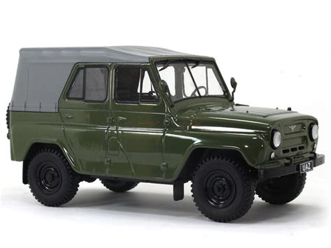 1975 UAZ 469 1:24 WhiteBox diecast scale model car | Scale Arts India