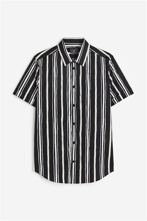 Men’s Black/White striped Muscle Fit Short-sleeved shirt | H&M IN