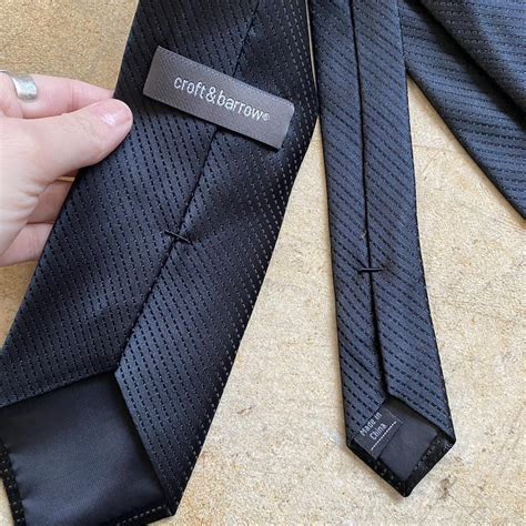 Croft & Barrow Men's Black Scarf-wraps | Depop