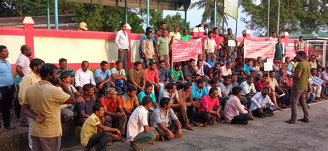 Andamans: Daily Wagers Employed by PWD Stage Indefinite Protest | NewsClick